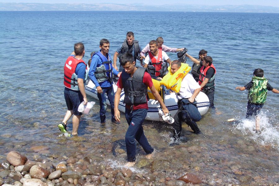 Πάνω από 700 νέοι πρόσφυγες σε τρεις ημέρες στη Λέσβο - Media