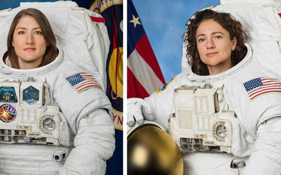 Η NASA παρουσίασε τις στολές για τον πρώτο γυναικείο διαστημικό περίπατο - Media