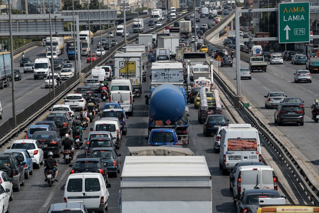 Γιατί τον Σεπτέμβριο η Αθήνα «πνίγηκε» από το μποτιλιάρισμα - Πώς εξηγείται (πίνακας)  - Media