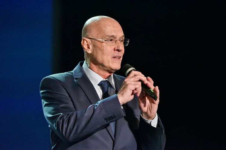 Από το Υπουργείο Εσωτερικών στο Μαξίμου σε χρόνο dt  - Media