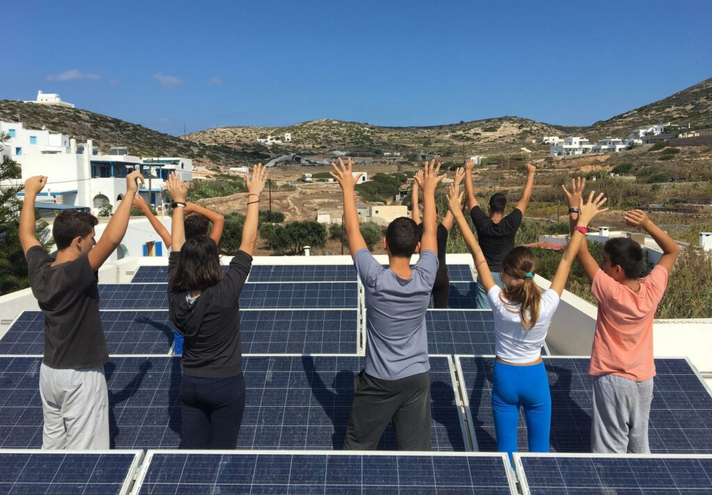 «Η Ενέργεια για Ζωή Tαξιδεύει» - Εγκατάσταση φωτοβολταϊκού συστήματος  παραγωγής ηλεκτρικής ενέργειας στο Γυμνάσιο Δονούσας - Media