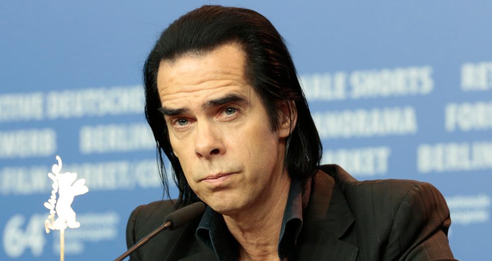 Η «θεωρία των δύο άκρων» ενώνει Nick Cave και Μπογδάνο: Εξισώνει Antifa με ακροδεξιά (Photo) - Media