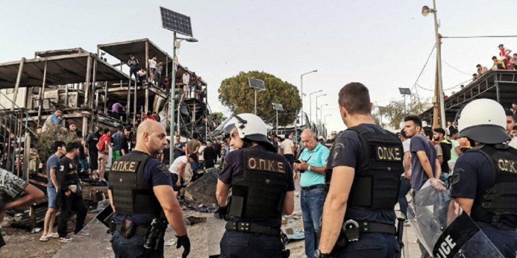 Μόρια: Μέχρι και έξι ώρες στην ουρά για ένα πρόγευμα - Η στιγμή της επίθεσης στους αστυνομικούς (Video) - Media