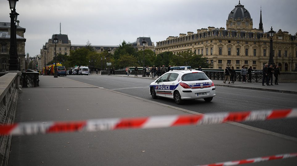Γαλλία: Επίθεση με μαχαίρι - Ενας νεκρός και δύο τραυματίες - Νεκρός και ο δράστης - Media