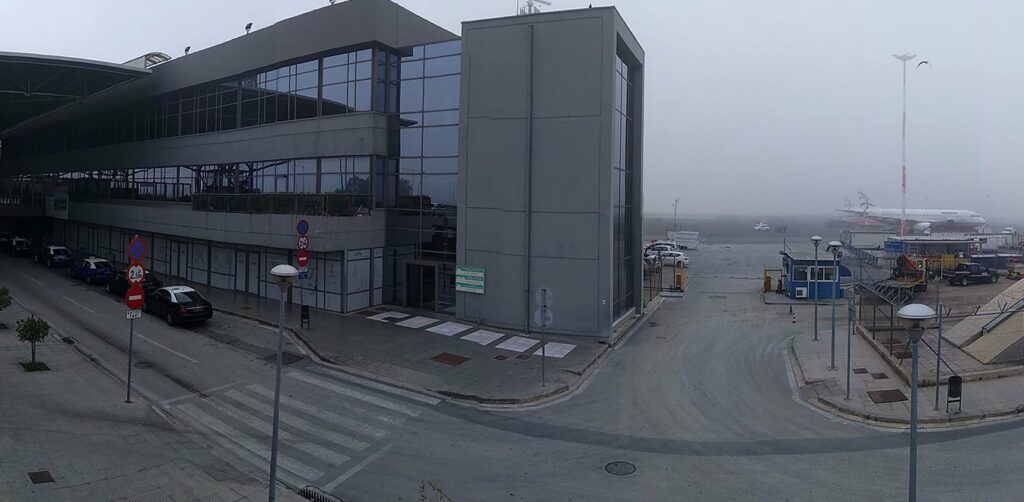 Αεροδρόμιο «Μακεδονία»: Ντου του Ρουβίκωνα στα γκισέ της Turkish Airlines - Media