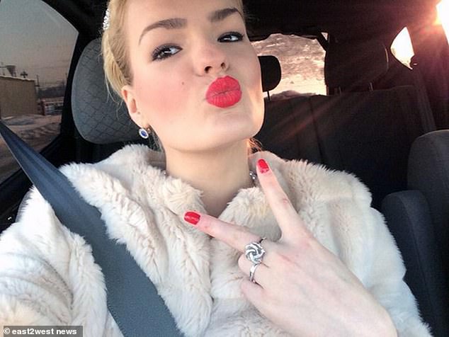 Στη φυλακή η ζηλιάρα που μαχαίρωσε 189 φορές την αδερφή της και της έβγαλε τα μάτια (Photos/Video) - Media