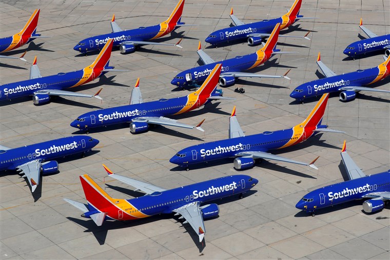 Πιλότοι μήνυσαν την Boeing για το σκάνδαλο με τα 737 ΜΑΧ - Media