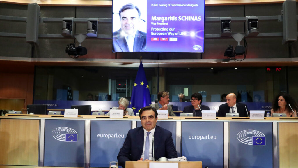 Τους τρεις άξονες του χαρτοφυλακίου του παρουσίασε ο Μ. Σχοινάς κατά την ακρόασή του στο ΕΚ - Media