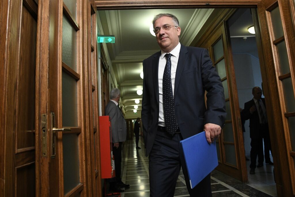 Ψήφος αποδήμων: Στην πρόταση του ΚΚΕ «προσχωρεί» και το ΥΠΕΣ - Media