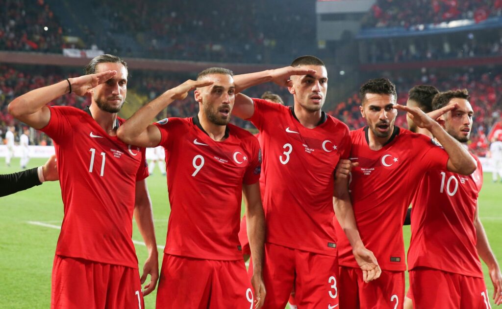 Η UEFA του No Politica «δεν είδε, δεν άκουσε, δεν μίλησε» για την Τουρκία  - Media