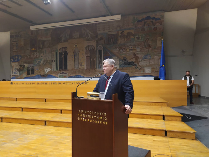 Επιστροφή Βενιζέλου στο ΑΠΘ: Θερμή υποδοχή με χειροκροτήματα - «Εδώ είναι το σπίτι μου» (Videos) - Media