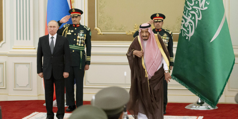 Δεν πίστευε στα αυτιά του ο Πούτιν: Η χειρότερη εκτέλεση του ύμνου της Ρωσίας (Video) - Media