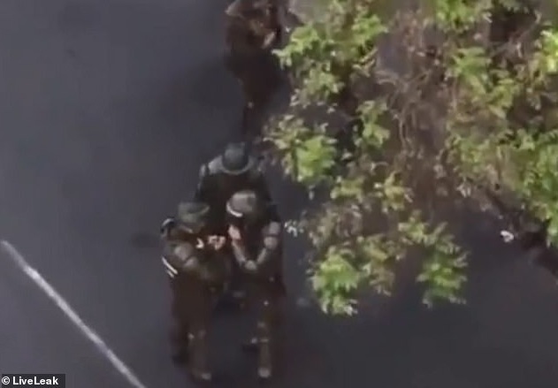 Χιλή: Σάλος με βίντεο που δείχνει αστυνομικούς να σνιφάρουν «κοκαΐνη» πριν επιτεθούν - Media