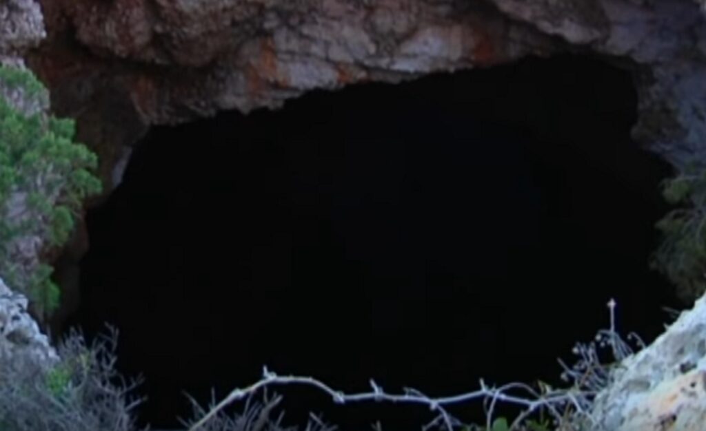 Εξερεύνηση στο.. χάος της Ζακύνθου (Video) - Media