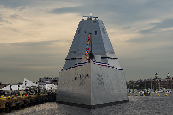 Το φυσάει και δεν κρυώνει το πολεμικό ναυτικό των ΗΠΑ: Φιάσκο διαστάσεων το stealth καταδρομικό - Media