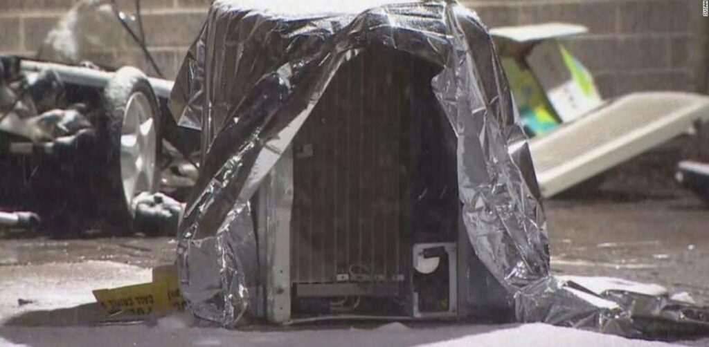 Κλιματιστικό έπεσε από τον όγδοο όροφο και σκότωσε κοριτσάκι 2 ετών - Media