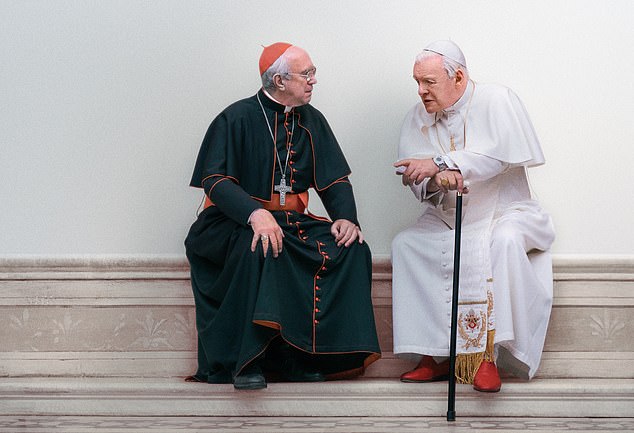  O «Πάπας Βενέδικτος» και ο «Πάπας Φραγκίσκος» στο κόκκινο χαλί (Photos | Video) - Media