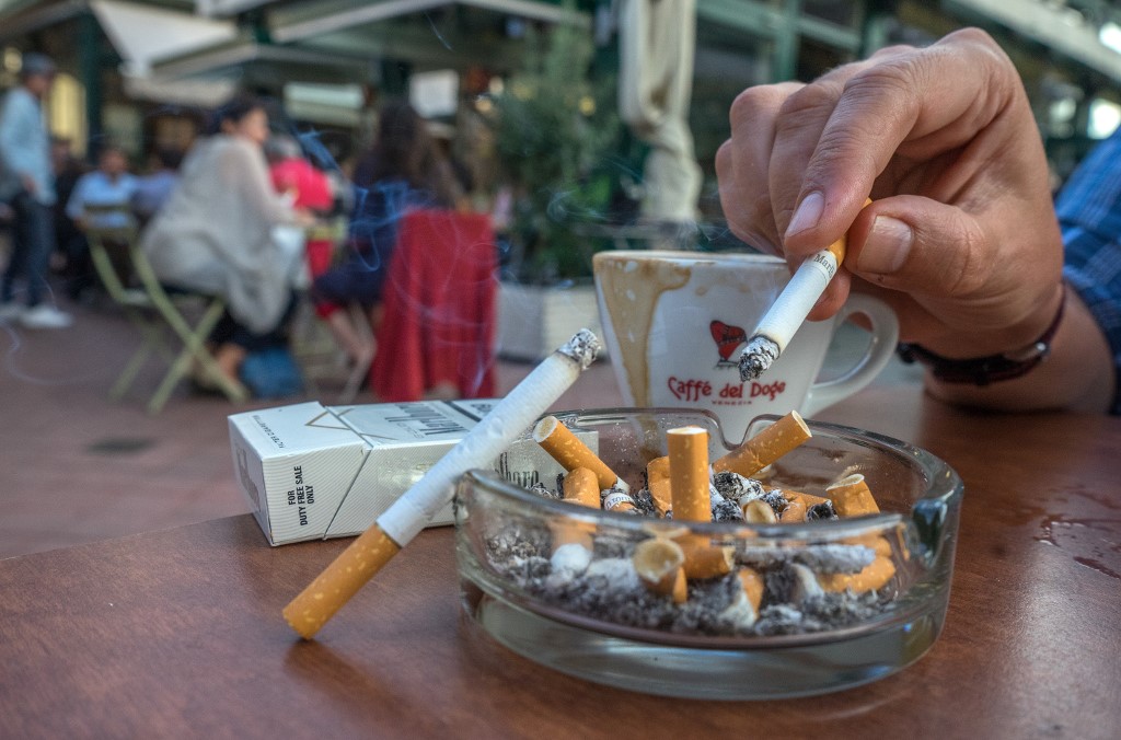 Αυστρία όπως… Ελλάδα: Απαγόρευση του καπνίσματος στην εστίαση μετά από 25 χρόνια συζητήσεων - Media