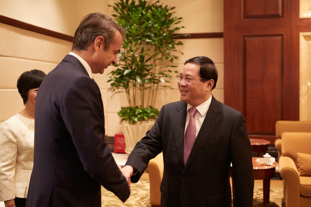 Γαρίδες, χαβιάρι και οξύρρυγχους: Τι έφαγαν Λι Γιάνγκ και Κυριάκος Μητσοτάκης -  - Media