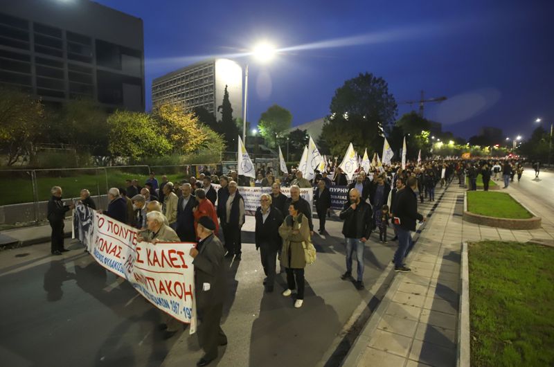 Θεσσαλονίκη: Τρεις ξεχωριστές πορείες για την επέτειο του Πολυτεχνείου - Το «ακορντεόν» έξω από το προξενείο των ΗΠΑ (Video) - Media