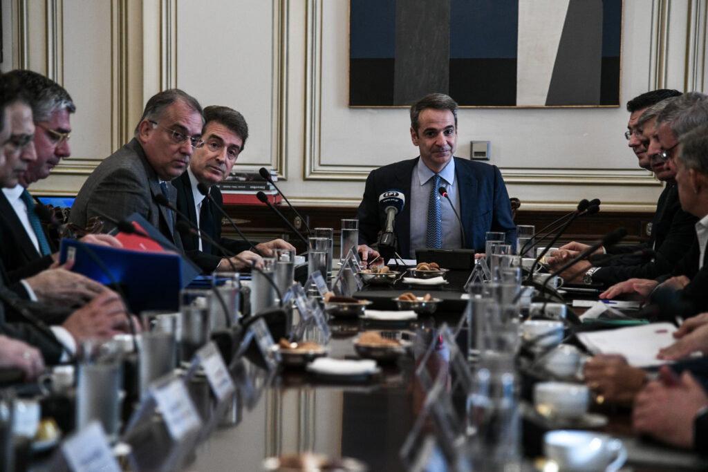 Μητσοτάκης με περιφερειάρχες για μεταναστευτικό: «Δεν γίνεται να δίνω μάχη και να ζητάω αλληλεγγύη από την Ευρώπη όταν δεν υπάρχει αλληλεγγύη μεταξύ μας» - Media