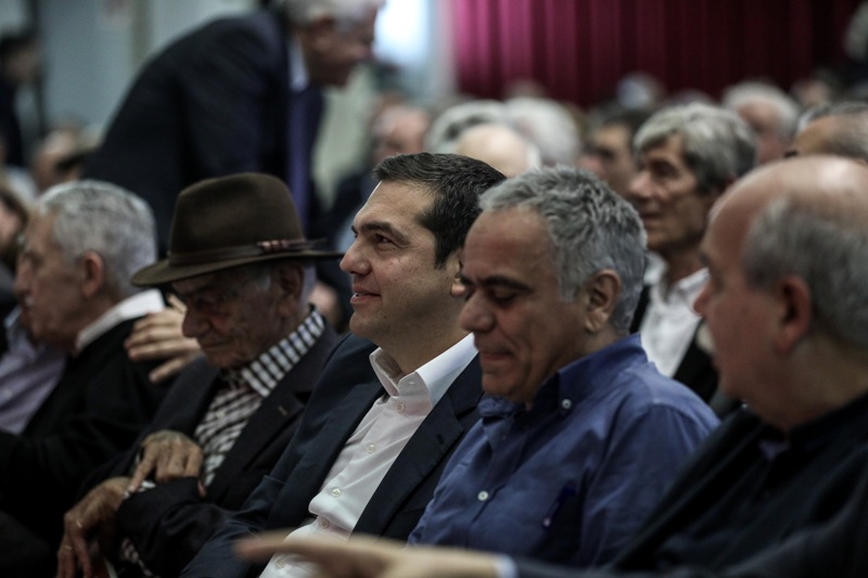 Το καλωσόρισμα Τσίπρα στους παλιούς και νέους συνοδοιπόρους (Photos) - Media