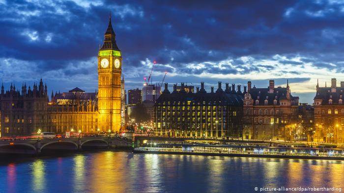 Βρετανία σε θέση μάχης: Αρχίζει και επίσημα ο πιο απρόβλεπτος προεκλογικός αγώνας - Media