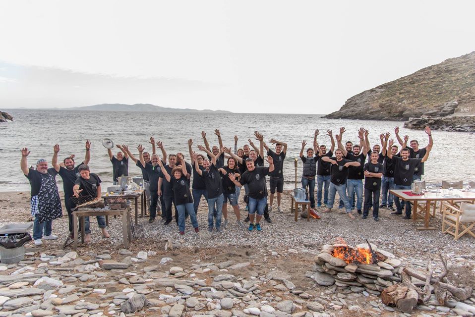 Tinos Food Paths: Ειρηνική Διαμαρτυρία κατά των ανεμογεννητριών στην Τήνο - Media