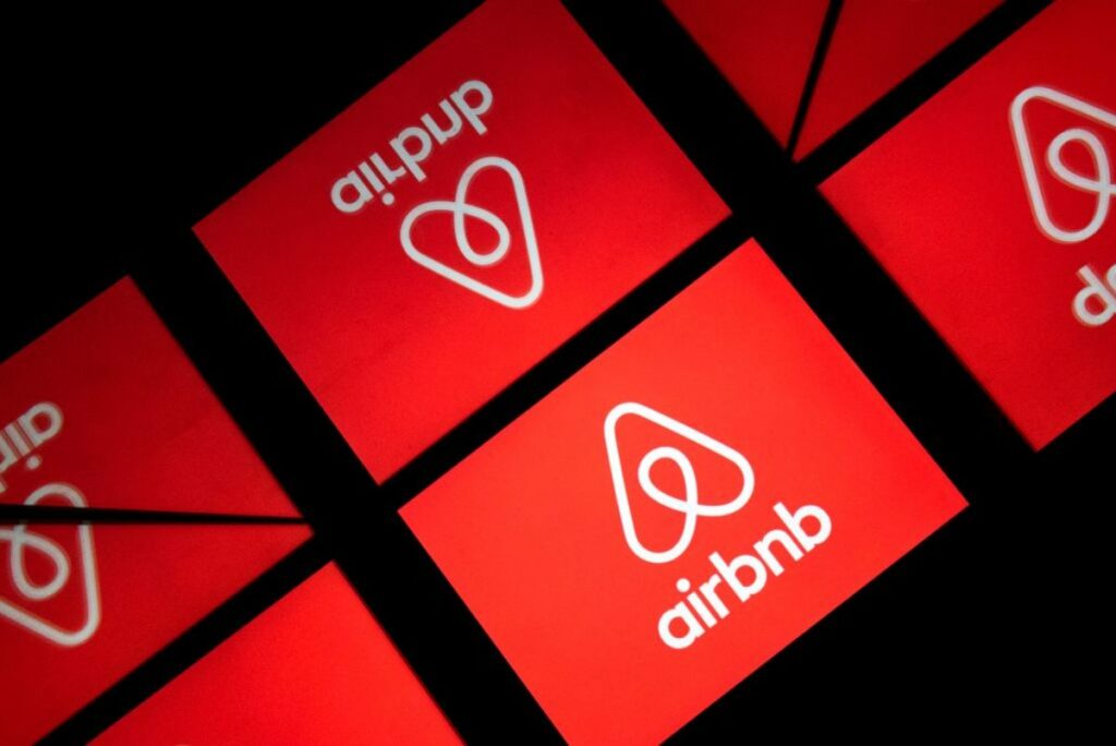 Η Airbnb απολύει το 25% των εργαζομένων της - Media