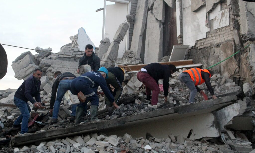 Αλβανία σεισμός: Δραματική άνοδος των θυμάτων - Tουλάχιστον 7 νεκροί και 325 τραυματίες (Photos/Video) - Media