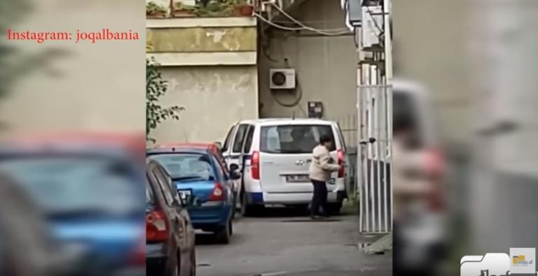 Βίντεο ντοκουμέντο: Αστυνομικός διοικητής Τιράνων κλέβει την ανθρωπιστική βοήθεια για τους σεισμόπληκτους - Media