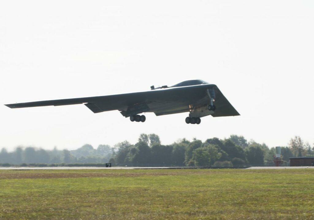 B-21: Αυτός είναι ο φονικός «Επιδρομέας» των ΗΠΑ (Photos) - Media