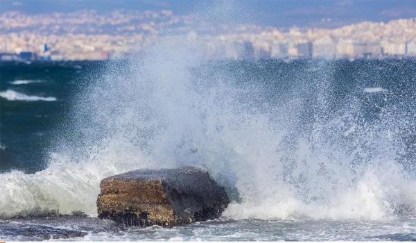 Χωρίς ακτοπλοϊκή σύνδεση η Κεφαλονιά λόγω θυελλωδών ανέμων ύψους έως και 9 μποφόρ - Media