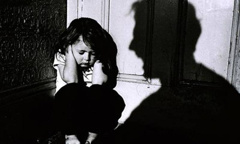 Παιδική κακοποίηση: Οι αιτίες της «ομερτά» - Media