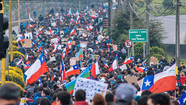 Χιλή: Αναζωπυρώνονται οι κοινωνικές διαδηλώσεις - Τουλάχιστον 26 νεκροί και 13.500 τραυματίες (Video) - Media