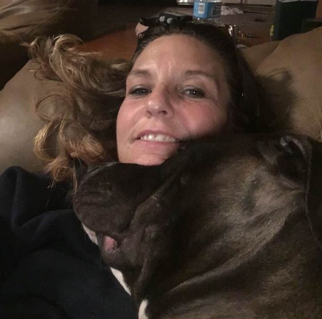 Την έφαγαν ζωντανή τα δυο της σκυλιά - Ήταν μολοσσοί και της επιτέθηκαν μέσα στο σπίτι  - Media