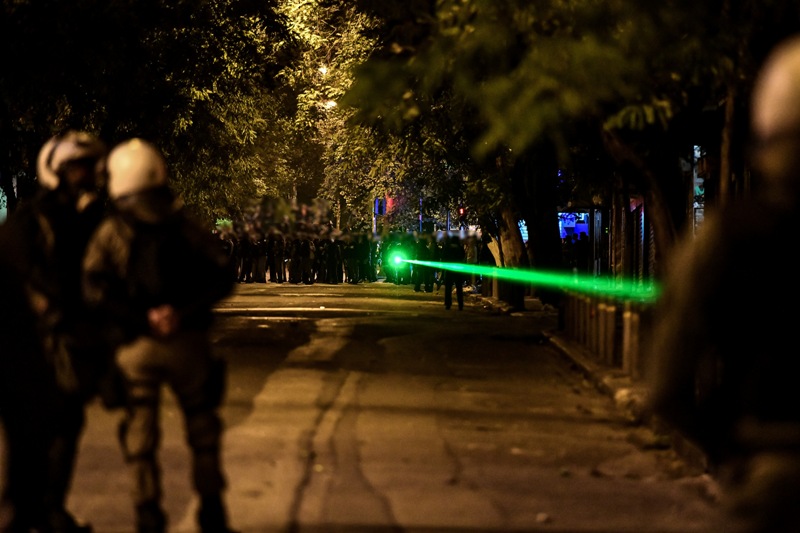 Εξάρχεια: Προσαγωγές στο σωρό μετά την ένταση και τα χημικά  - Media