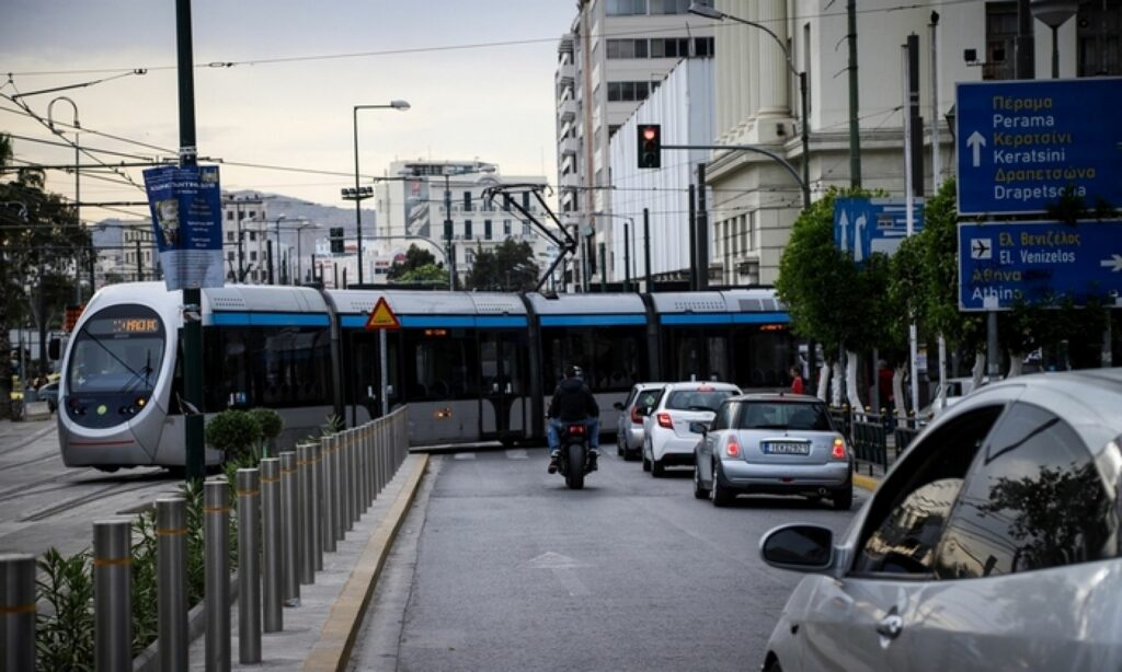 Σταυρόλεξο για δυνατούς λύτες η λειτουργία της επέκτασης του Τραμ στον Πειραιά - Media