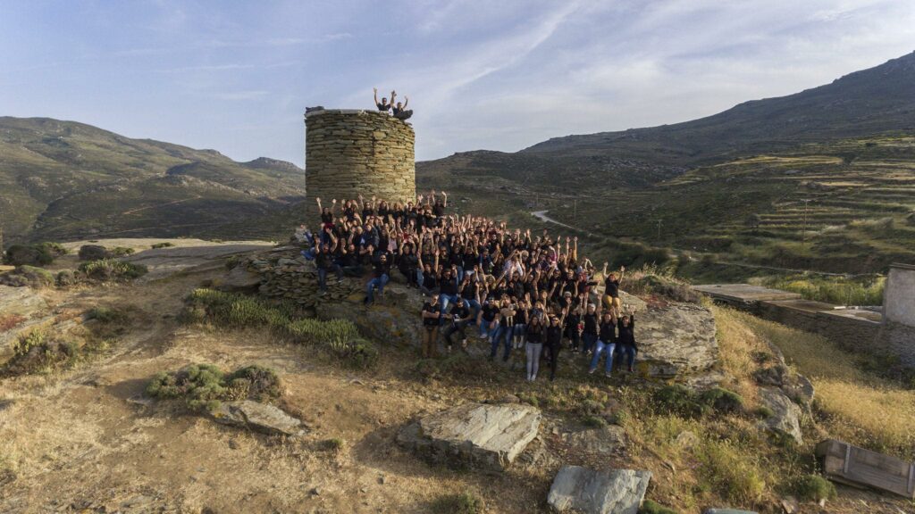 Τήνος: Ειρηνική Διαμαρτυρία κατά των ανεμογεννητριών - Πικ Νικ στα Πράσσα - Media
