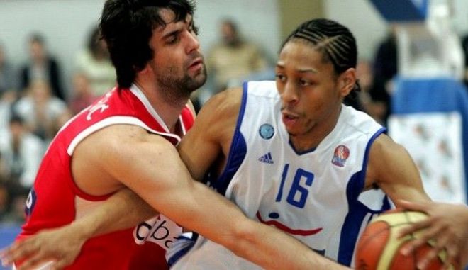 «Έφυγε» μόλις στα 40 του ο Άντονι Γκράντι - Με τον Πανελλήνιο είχε βγει πρώτος σκόρερ της Α1  - Media