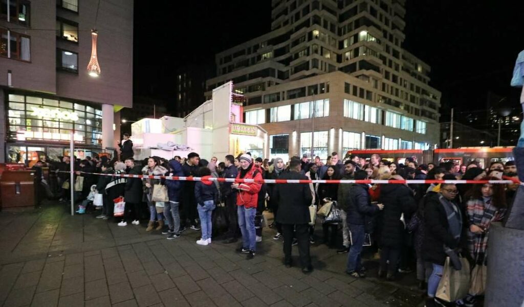 Δεύτερο τρομοκρατικό χτύπημα: Τρεις τραυματίες από την επίθεση με μαχαίρι στη Χάγη (Videos) - Media