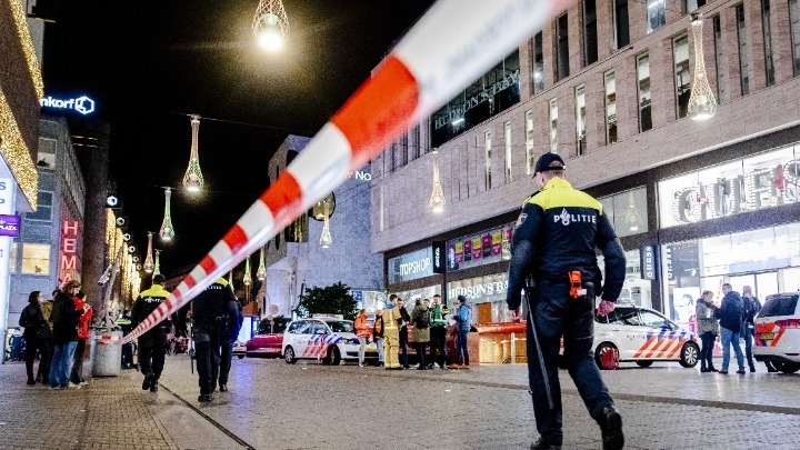 Χάγη: Συνελήφθη ύποπτος για την επίθεση με μαχαίρι - Media