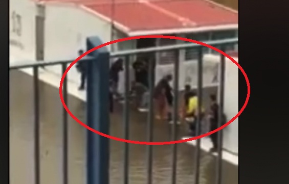 Πλημμύρισε η αυλή σχολείου στην Κρήτη - Οι μαθητές έφτιαξαν «γέφυρα» με τις καρέκλες τους! (Video) - Media
