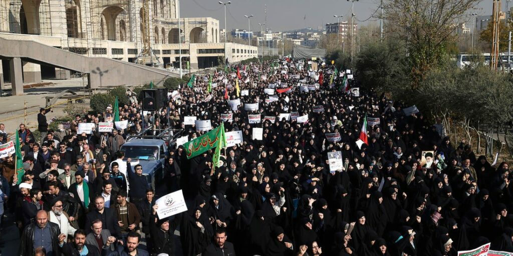 «Κόλαση» στο Ιράν: Διαδηλώσεις λόγω αύξησης της τιμής της βενζίνης - Media