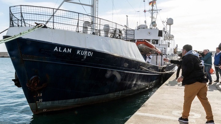 Ιταλία: Λύση και για το Alan Kurdi μετά το Ocean Viking - Μεταφέρει 88 πρόσφυγες και μετανάστες - Media