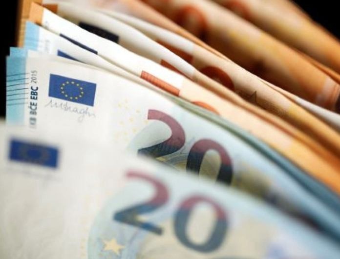 Έρχονται αυξήσεις ολίγων ευρώ στους μισθούς την πρωτοχρονιά - Media