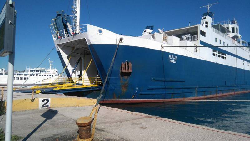 Δεμένα  τα πλοία ανοιχτού τύπου στα λιμάνια Κέρκυρας, Λευκίμμης και Ηγουμενίτσας λόγω της κακοκαιρίας - Media