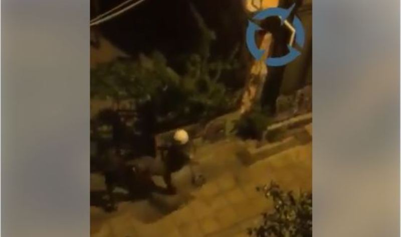 Βίντεο-ντοκουμέντο: Ο άγριος ξυλοδαρμός κοπέλας από ΜΑΤ στα Εξάρχεια (Video) - Media
