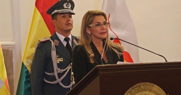 H Βολιβία θα απελάσει όλους τους διπλωμάτες της Βενεζουέλας - Media