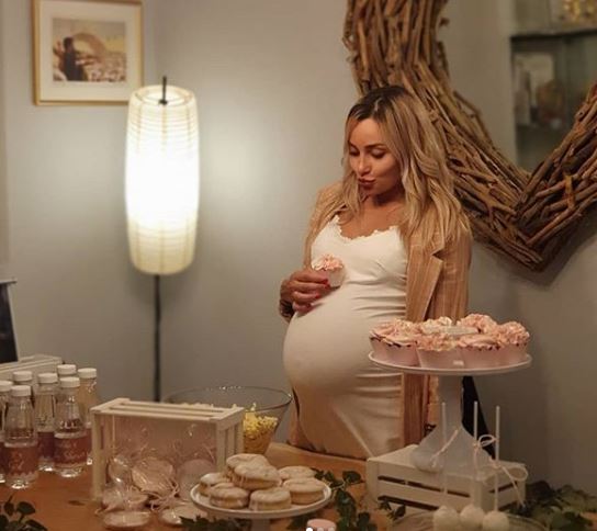Η Βασιλική Μιλλούση φωτογραφίζεται μια βδομάδα μετά τη γέννα (Photo) - Media